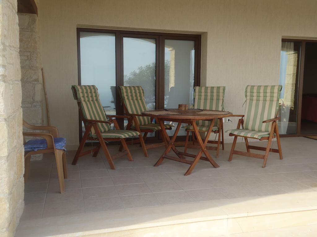 Petralona Apartment Agios Athanasios Buitenkant foto